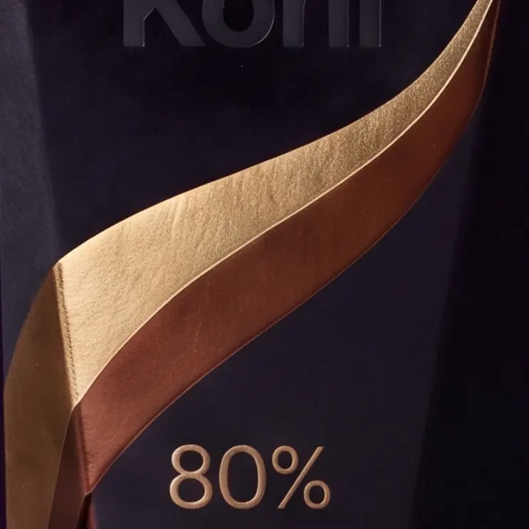 Detail of the Spiced foil swoosh and shade number
